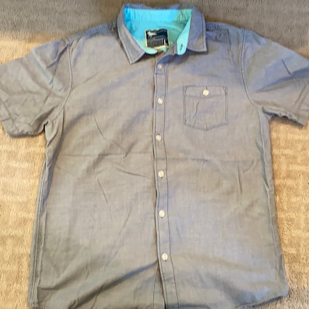 Men’s short sleeve button up shirt
